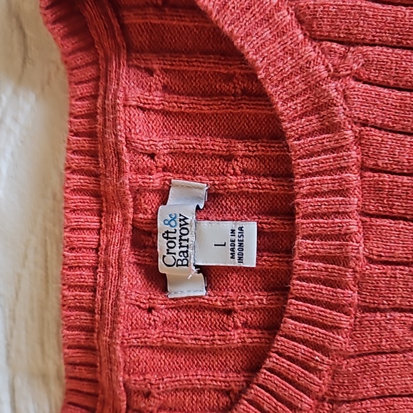 FREE Sz M/L C&B Sweater - Picture 2 of 6